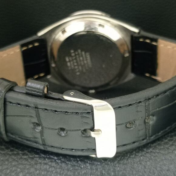 Vintage 1977 Citizen Automatic Mens Silver Watch W/daydate & Gold accents - Picture 2 of 10